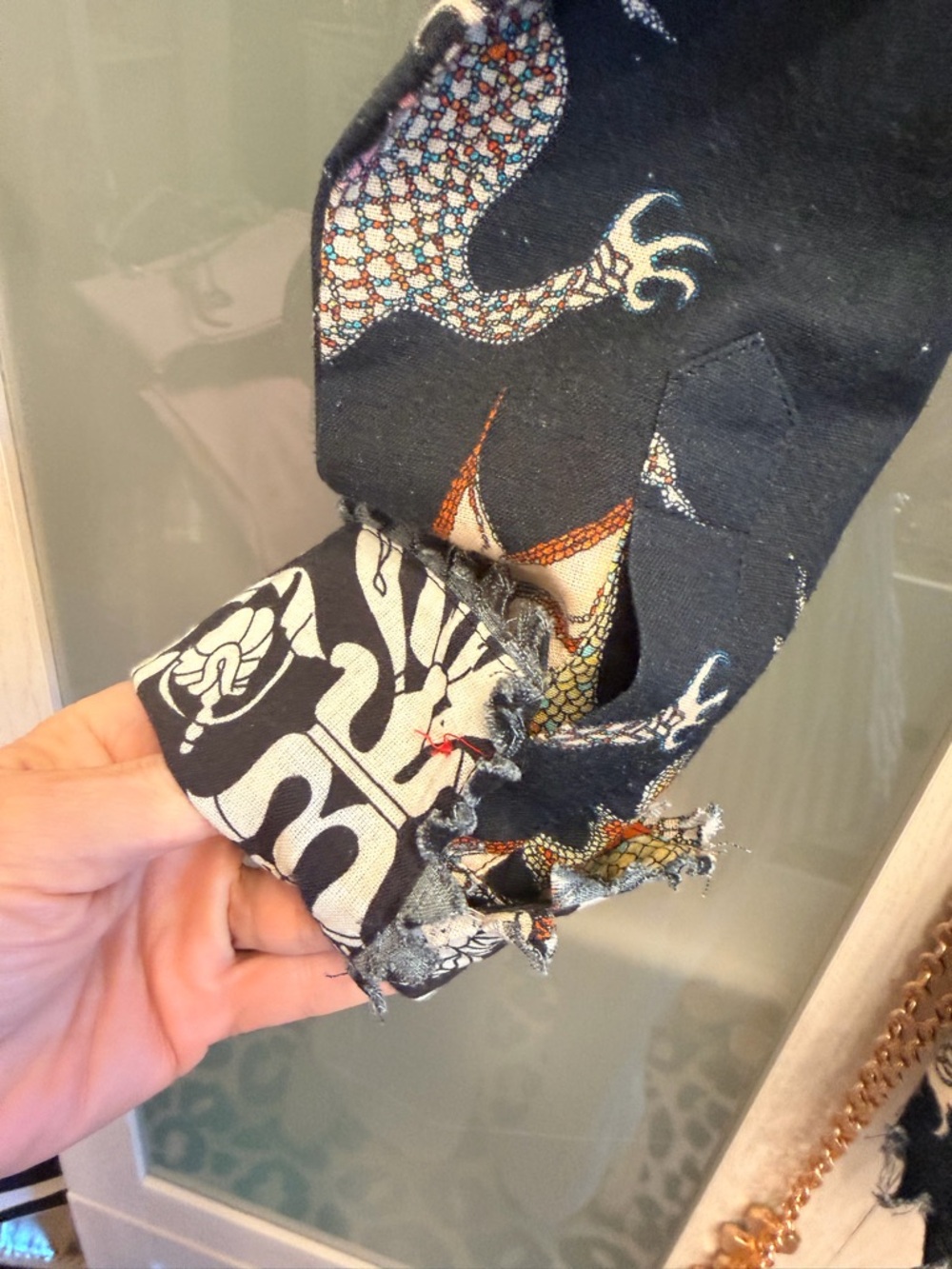 Tizzie Black Dragon Print Button-Up Shirt Medium. Worn once - Picture 6 of 7